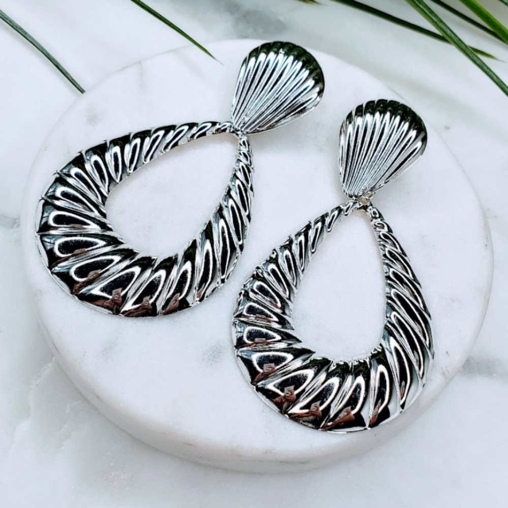 Silver Shell Shaped Dangle Earrings